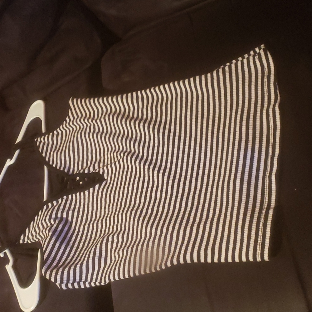 Black and white stripe crop top